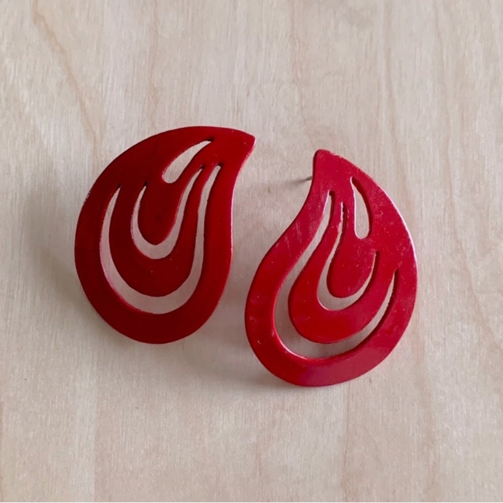 Vintage Red Flame Teardrop Shape Metal Enamel Earrings | 1980’s Retro Statement